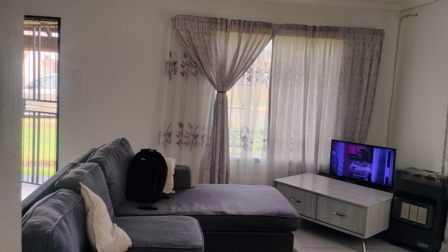 2 Bedroom Property for Sale in Selosesha Free State